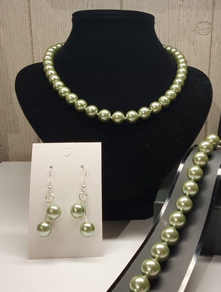 10 mm lys mosegrønn 3- delt perlesett