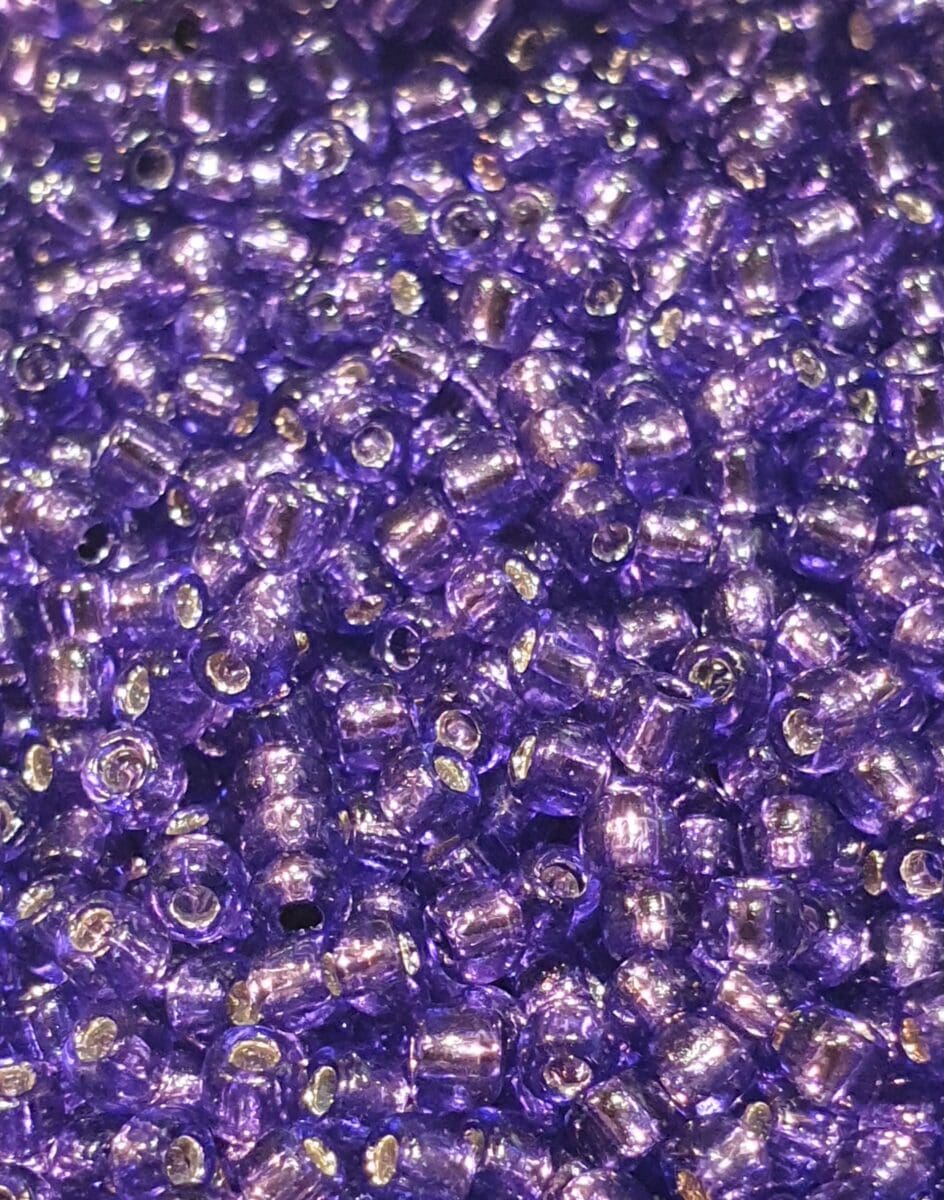 Toho 2224, 11/0 metallkjerne lilla