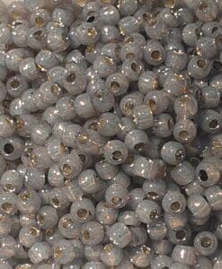 Bunadperler nr 2215 fra Toho. Str 11/0 Grå metallkjerne