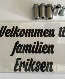 Dørskilt familien Eriksen