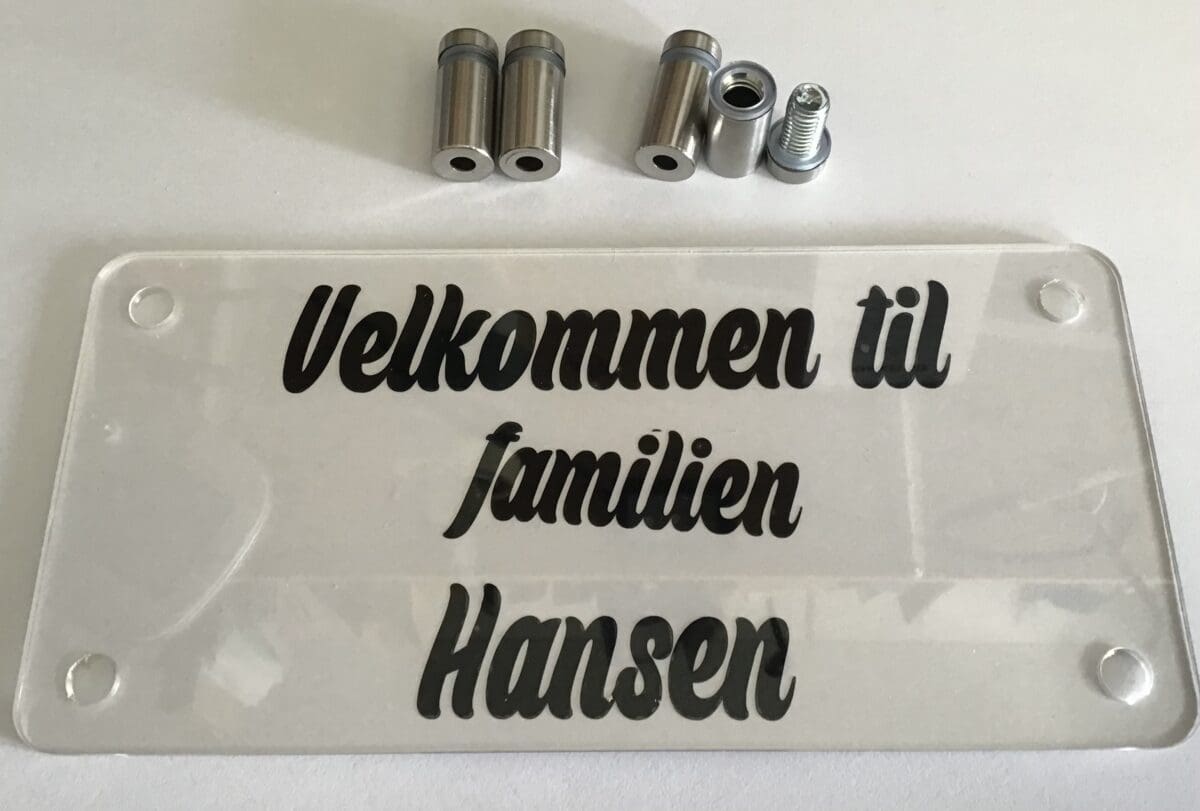 Dørskilt familen Hansen