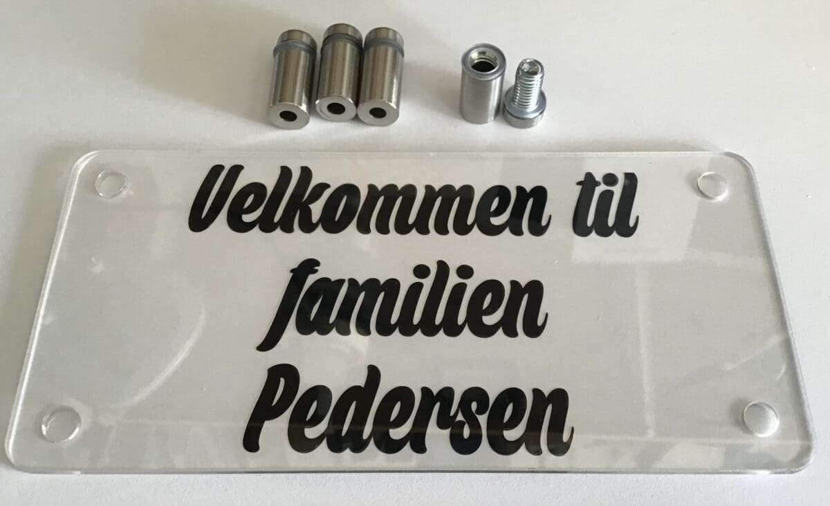 Dørskilt familen Pedersen