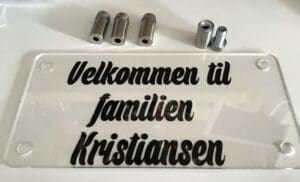 Dørskilt familien Kristiansen