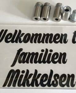Dørskilt familen Mikkelsen