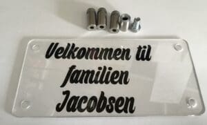 Dørskilt familien Jacobsen