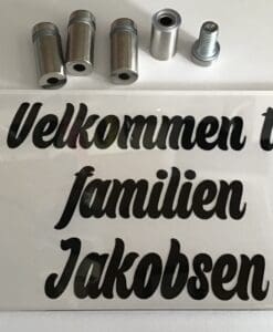 Dørskilt familien Jakobsen