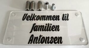 Dørskilt familien Antonsen