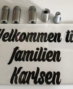Dørskilt familien Karlsen
