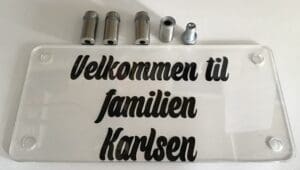 Dørskilt familien Karlsen