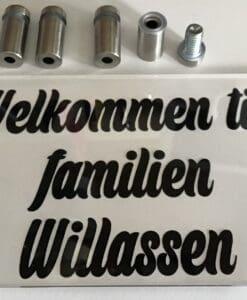 Dørskilt familien Willassen