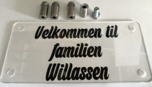 Dørskilt familien Willassen